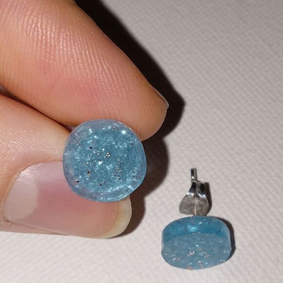 CLEARANCE Blue and silver resin stud earrings - Picture 1 of 2